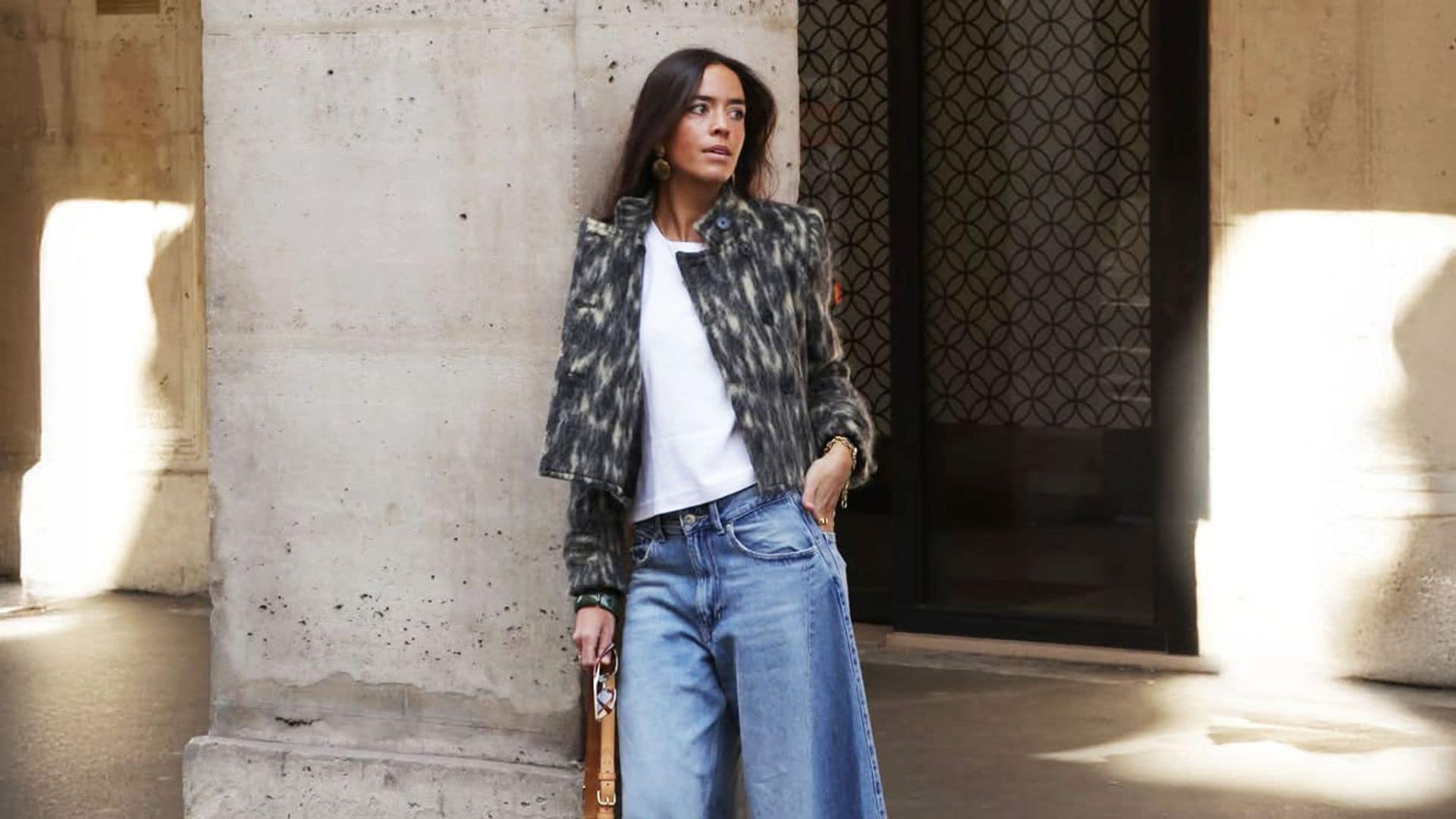 La influencer María Alcalde nos demuestra que los vaqueros anchos son la prenda definitiva con estos 5 looks