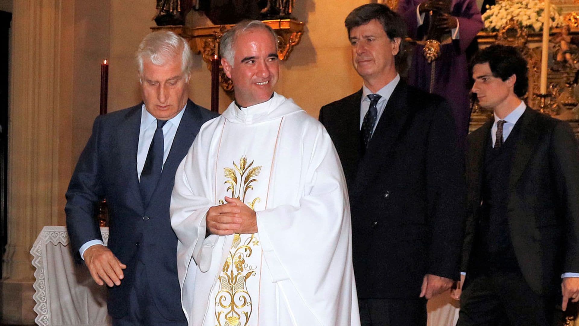 El sacerdote que casará a Carlos Fitz-James y Belén Corsini también ha unido a otros muchos rostros conocidos