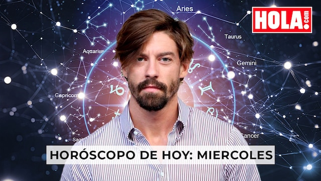 Adrián Lastra en primer plano, de fondo la rueda del zodiaco