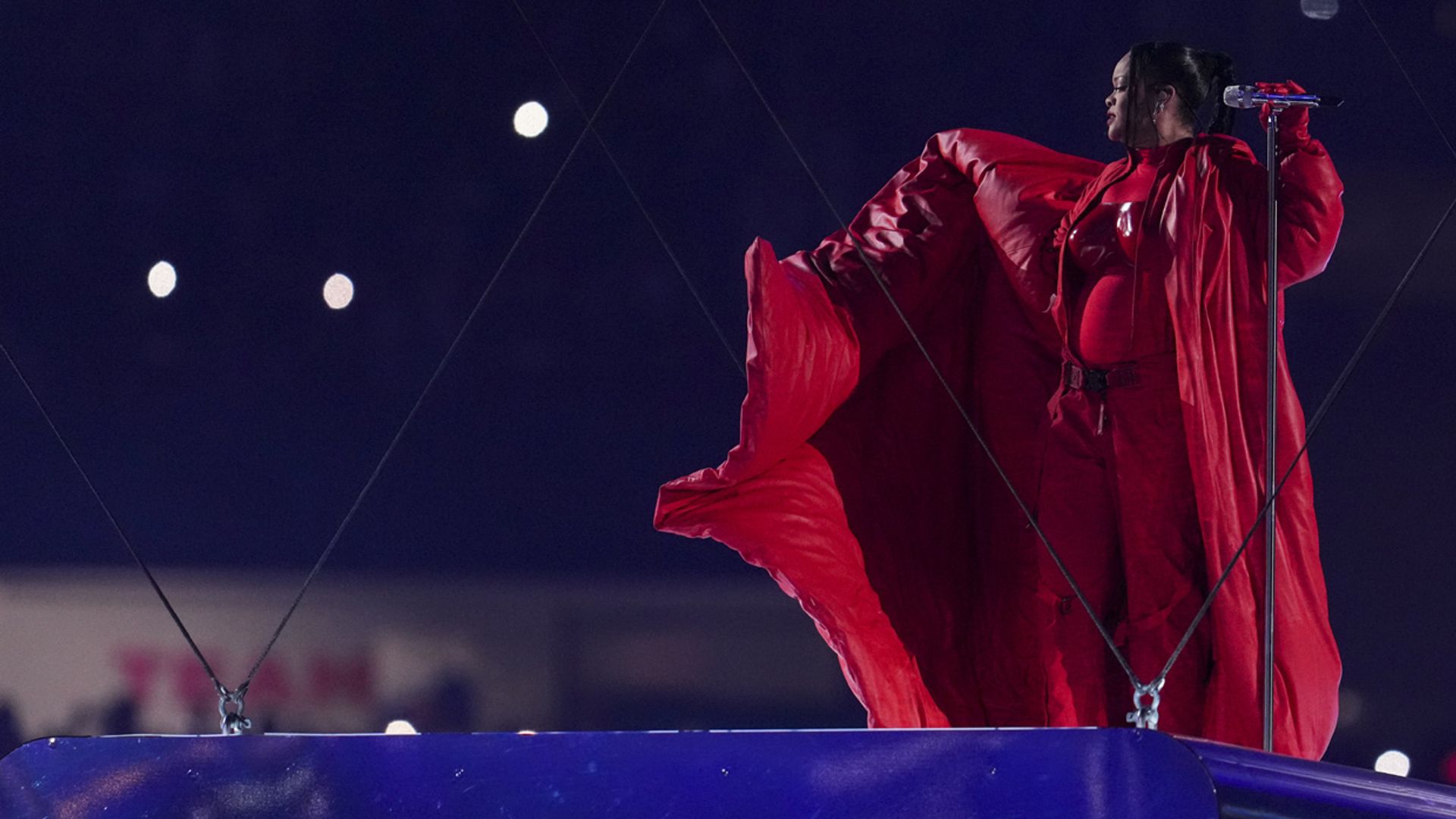Los looks premamá de Rihanna que se ajustan a las tendencias del momento