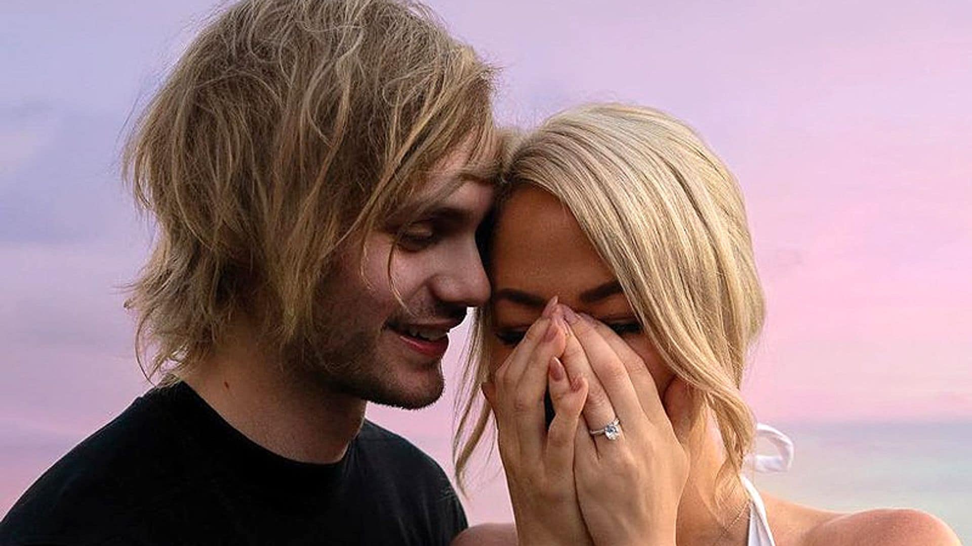 ¡En un lugar de cine! Michael Clifford, guitarrista de 5 Seconds of Summer, se ha comprometido