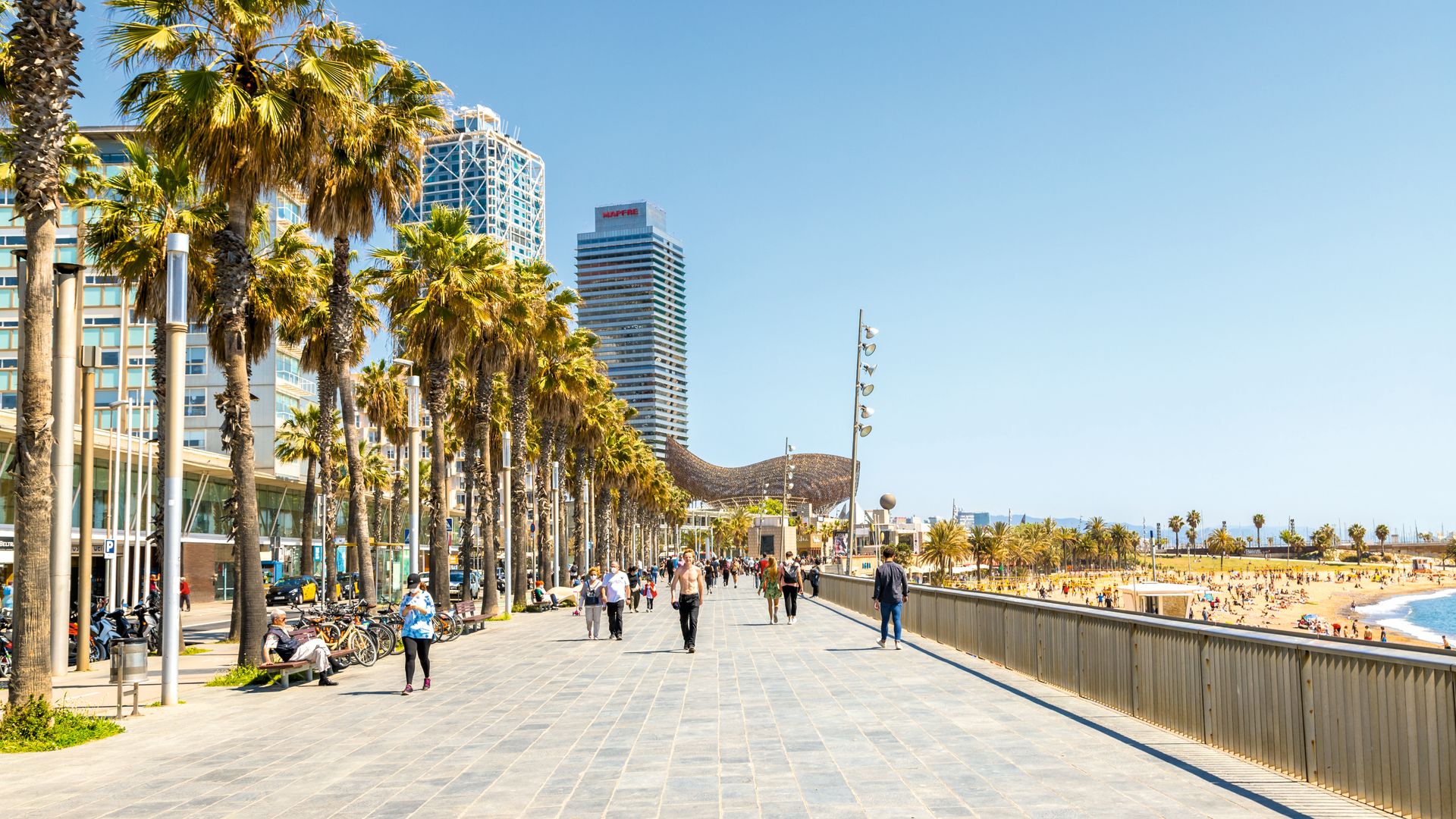 El paseo marítimo de La Barceloneta. Barcelona
