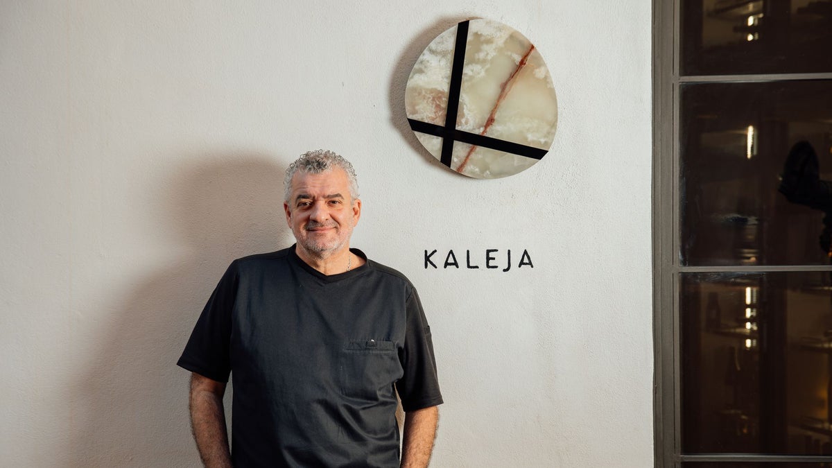 Dani Carnero, el chef malagueño con estrella Michelin que defiende la cocina de siempre:  Me preocupa que en los restaurantes se coma de quinta gama 