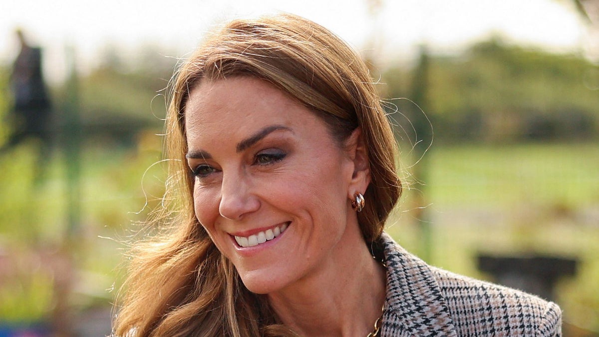 La princesa Kate posa para nuevos retratos durante una escapada secreta con William