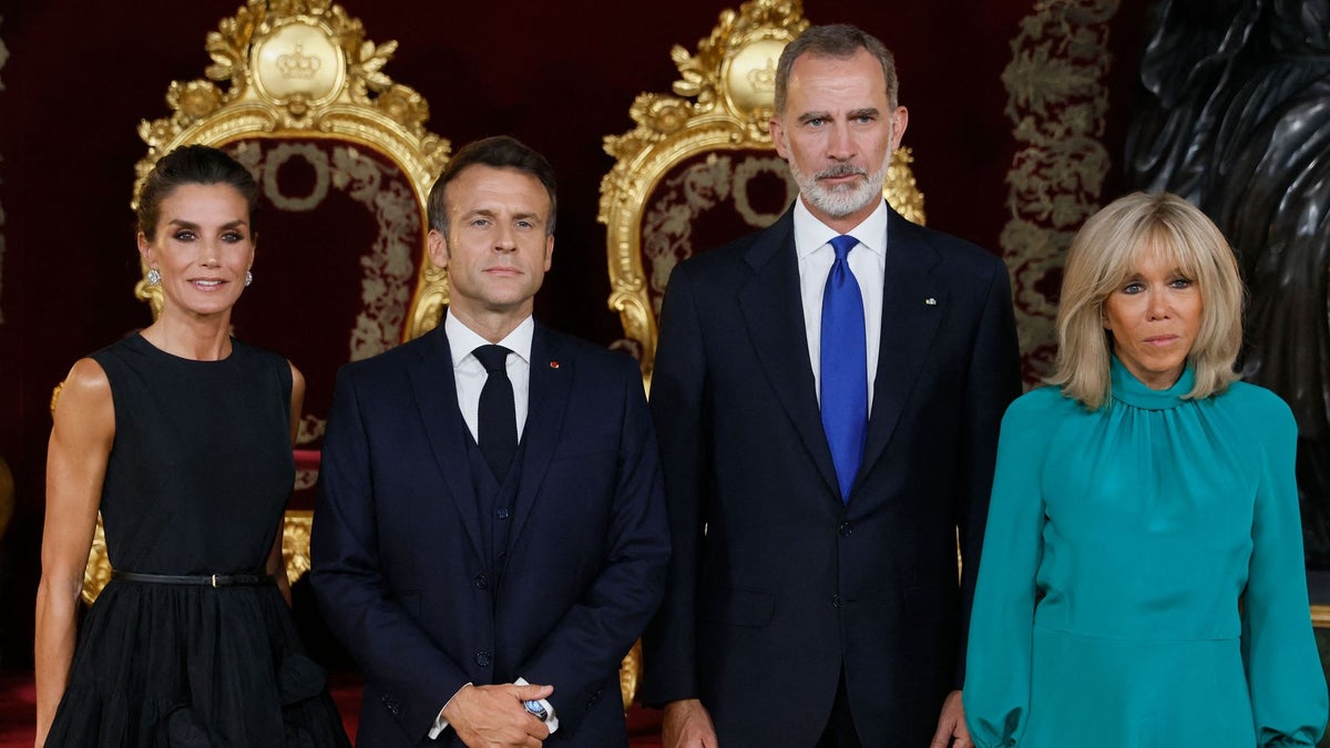 Los reyes Felipe y Letizia recibirán a Emmanuel y Brigitte Macron en Madrid 8 años después de su última visita