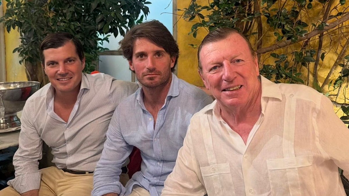 César Cadaval shares a photo with sons César and Alfonso