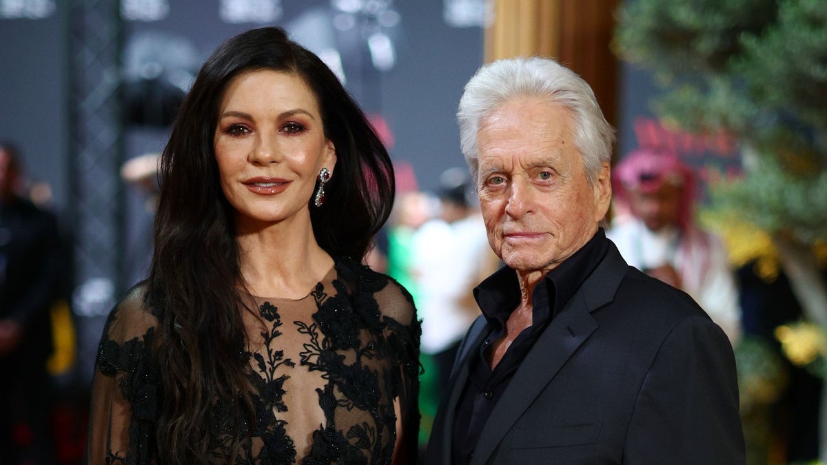 Photo: hola.com Michael Douglas and Catherine Zeta-Jones Share Romantic Tributes for Their Shared Birthday