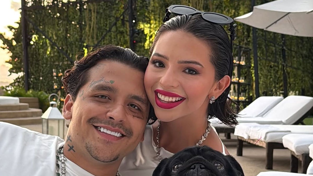 Christian Nodal y Angela Aguilar se dejan ver enamorados ...
