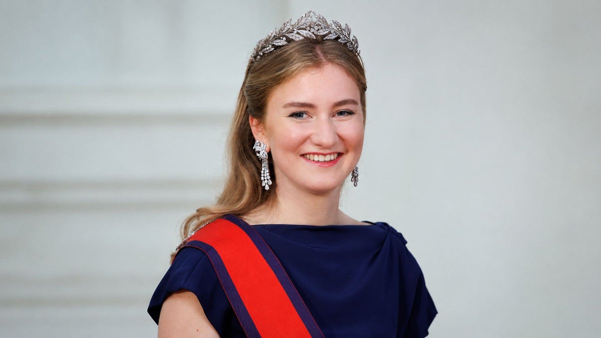 Abrimos el joyero de Elisabeth de Bélgica por su 25 cumpleaños: las tiaras y piezas históricas que marcan su camino hacia el trono