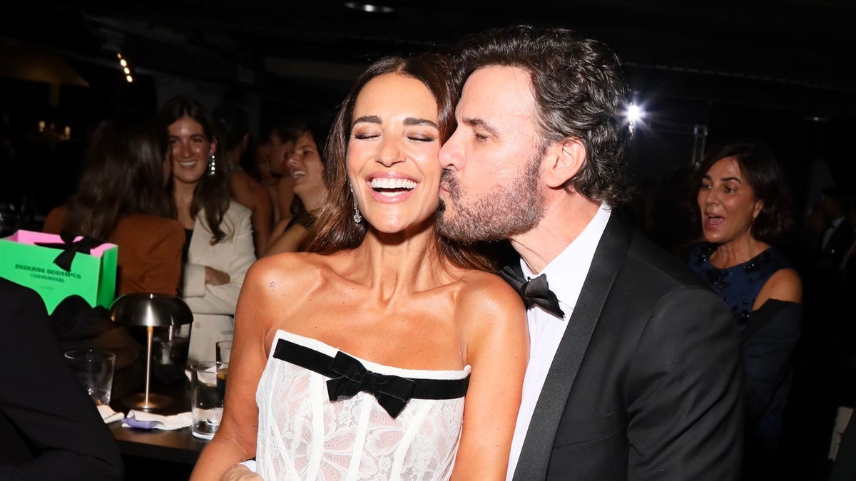 Del beso de Paula Echevarría con su  marido  al  ¡Olivia, tu portada!  de Nicky Hilton: las anécdotas más destacadas de los Premios Fashion al Talento 2026