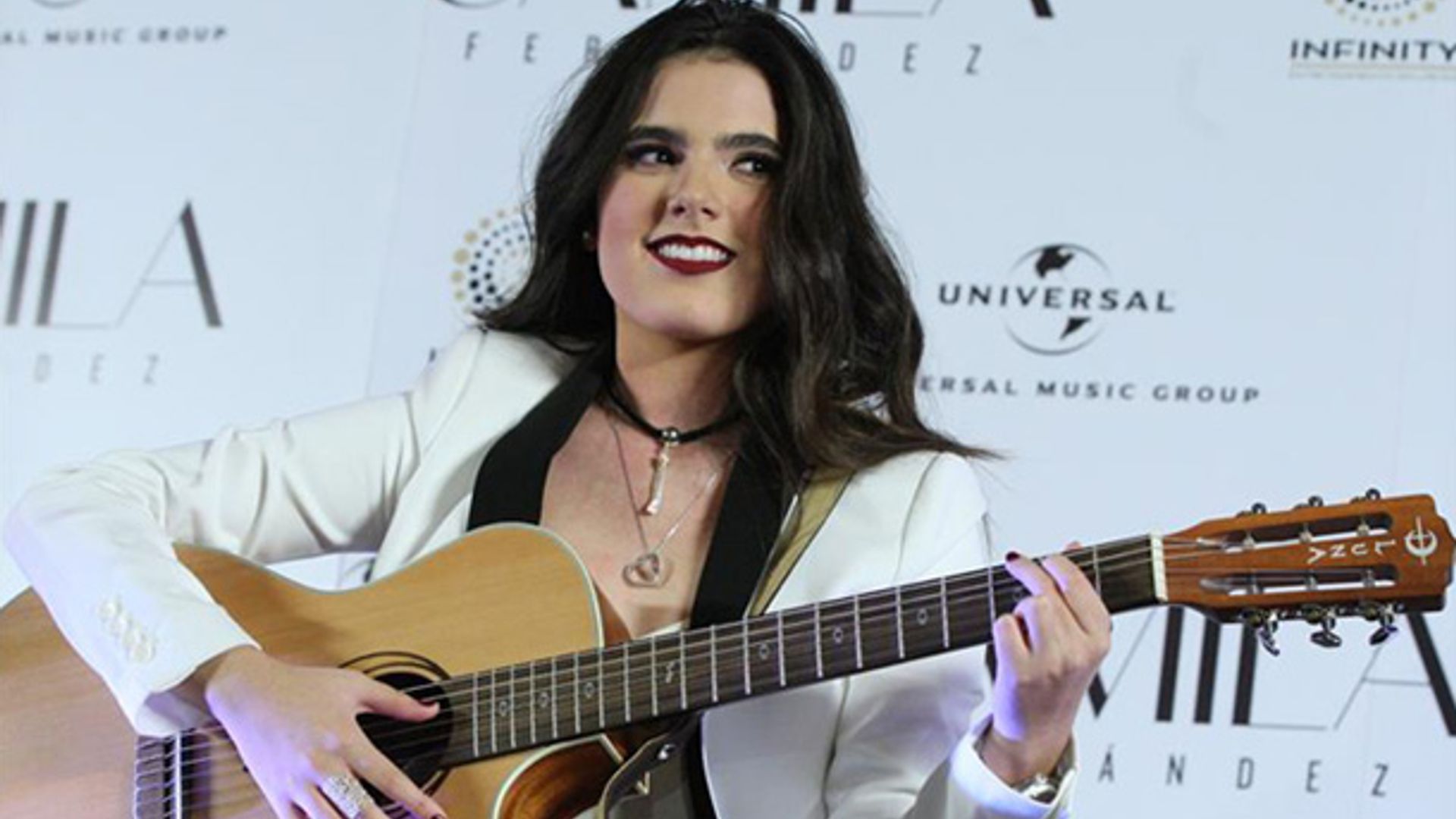 Escucha cómo canta Camila, la hija de Alejandro Fernández