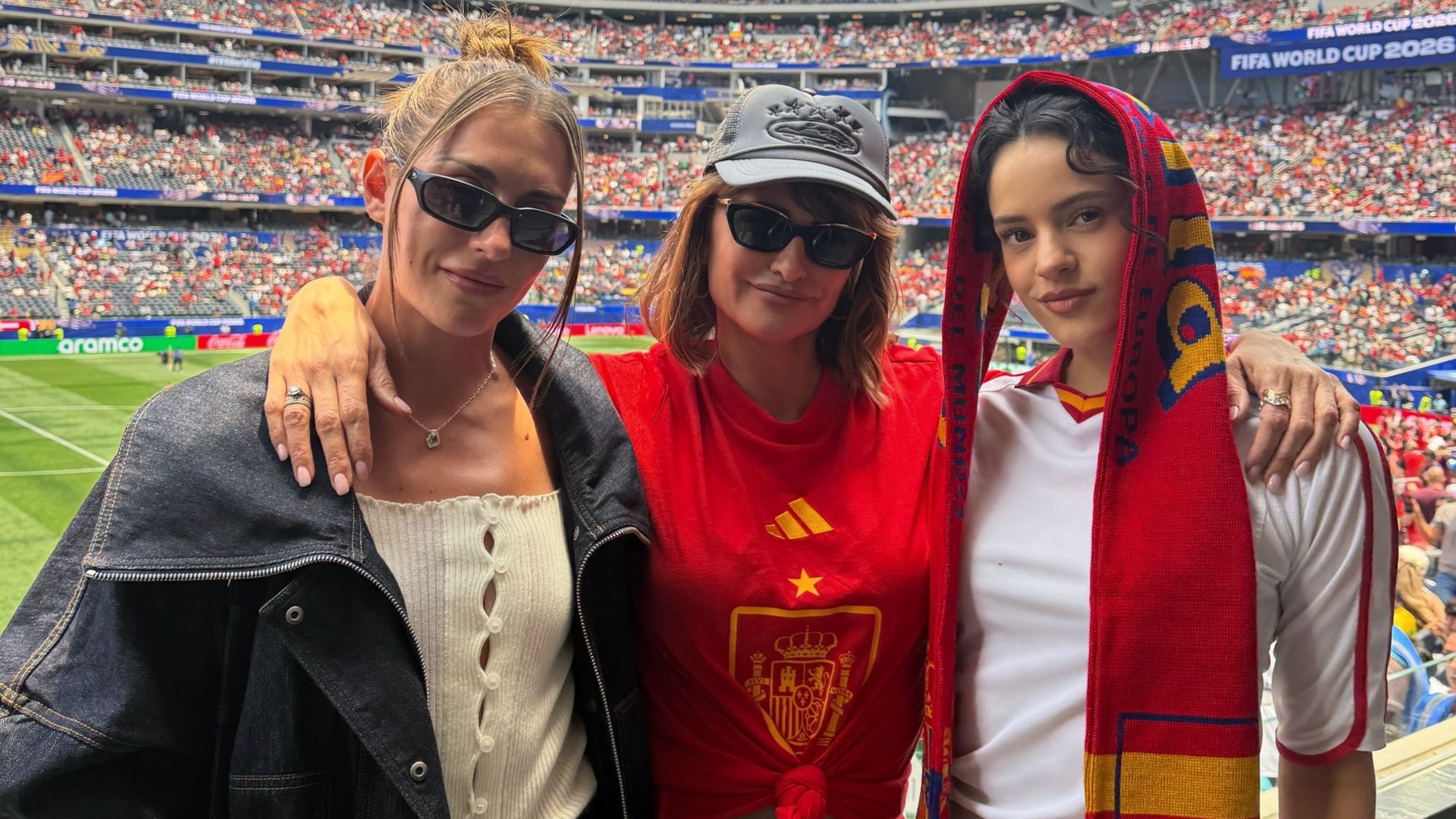 Así vivieron Penélope Cruz, Javier Bardem y Rosalía el triunfo de España en el Mundial 2026: de la euforia al 'selfie' viral