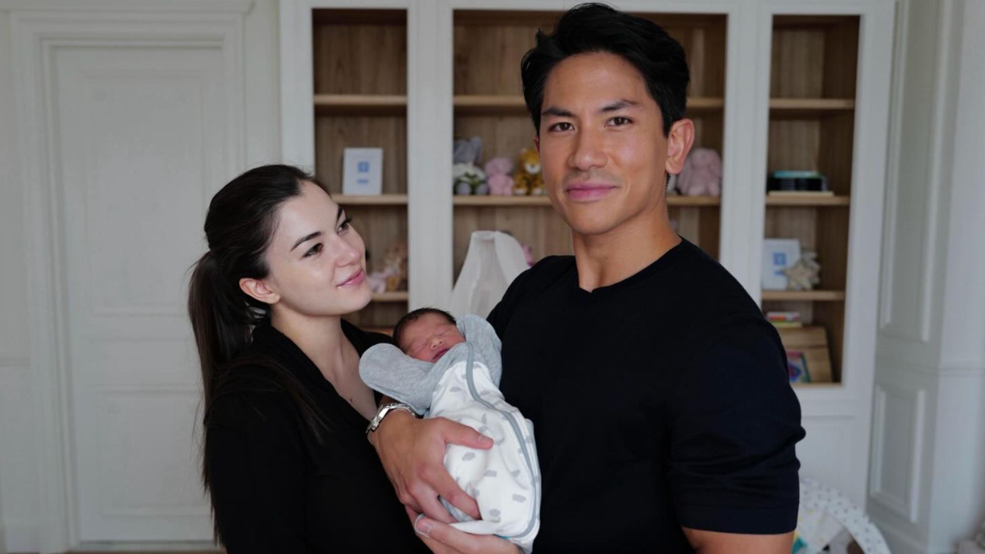 ⁠Los príncipes Abdul Mateen y Anisha de Brunéi sorprenden con la primera imagen de su hija y desvelan su nombre