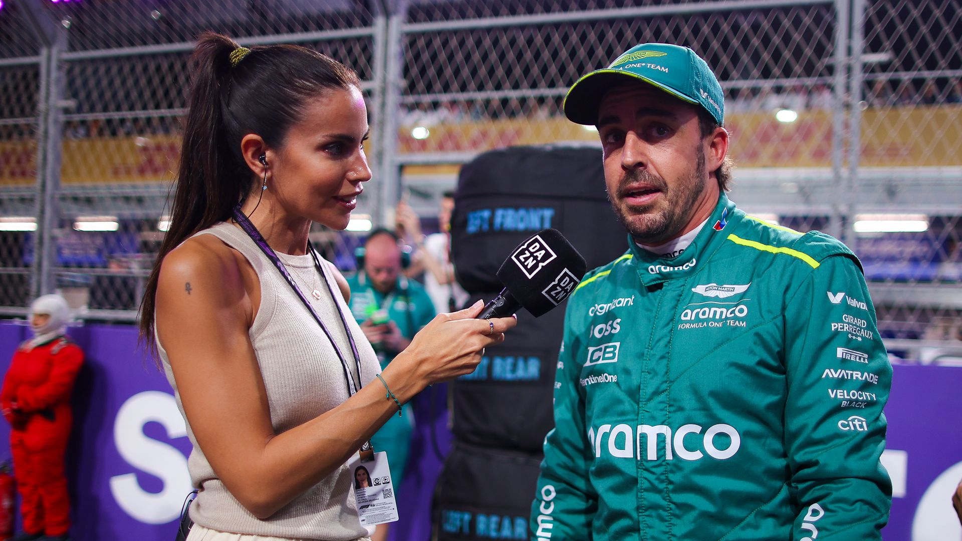 Melissa Jiménez y Fernando Alonso en el Gran Premio de Abu Dabi en 2024