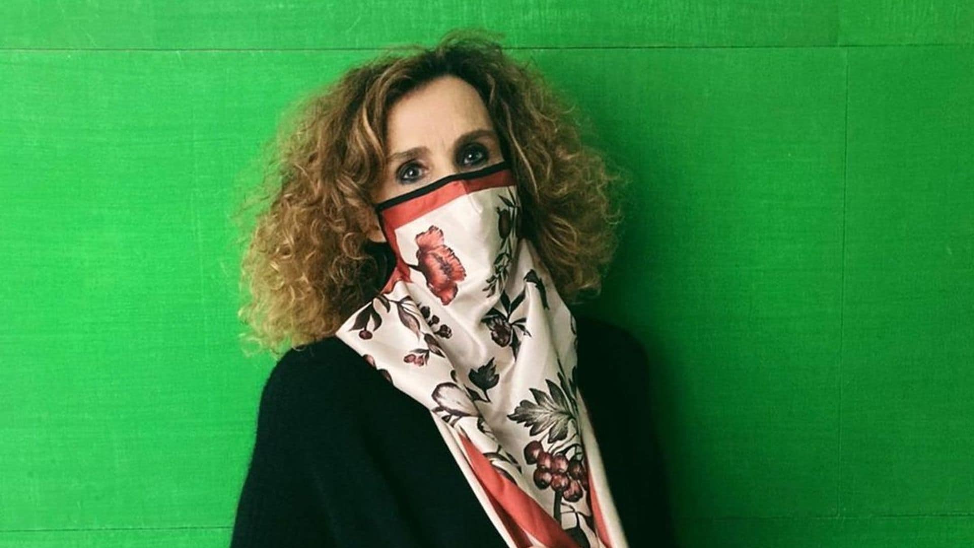 Bárbara Pan nos habla del ‘boom’ de las mascarillas-pañuelo que fascinan a las ‘celebrities’