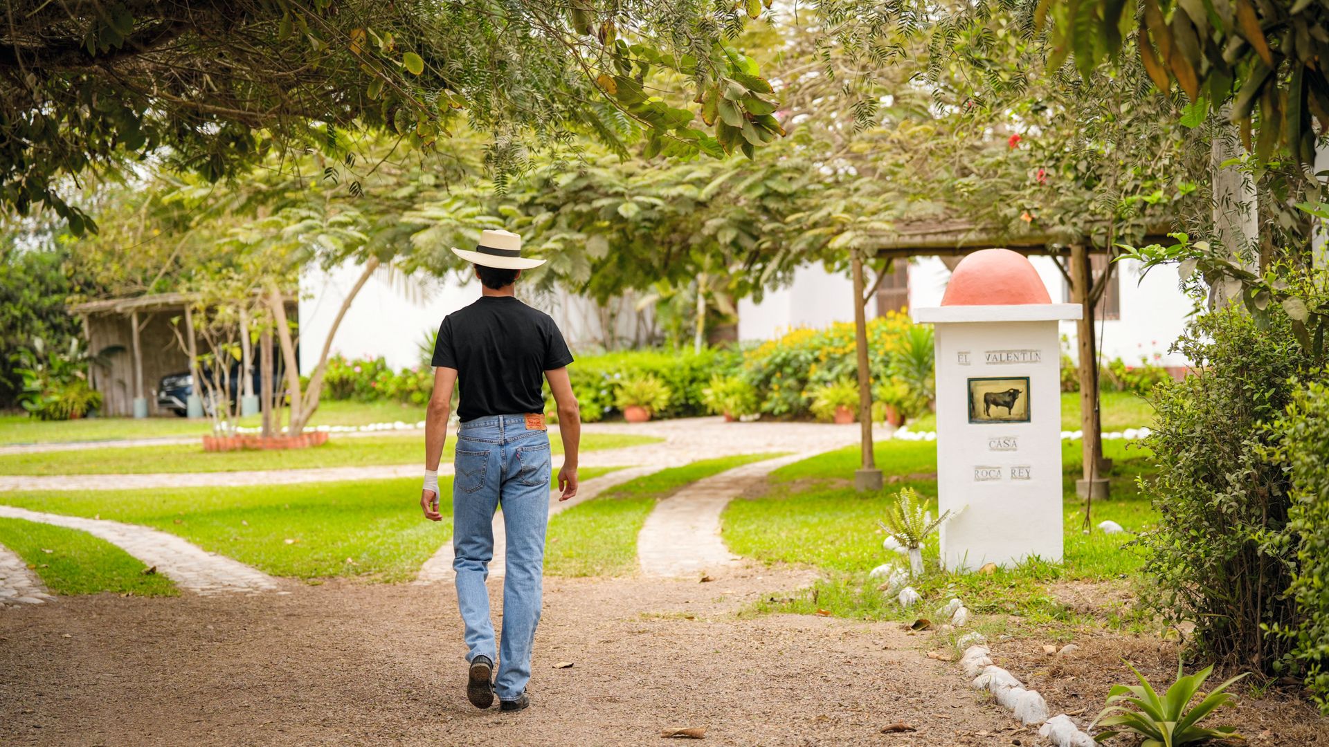 A SOLAS CON ROCA REY EN PERÚ: UN VIAJE ENTRE EL AMOR Y LA GLORIA