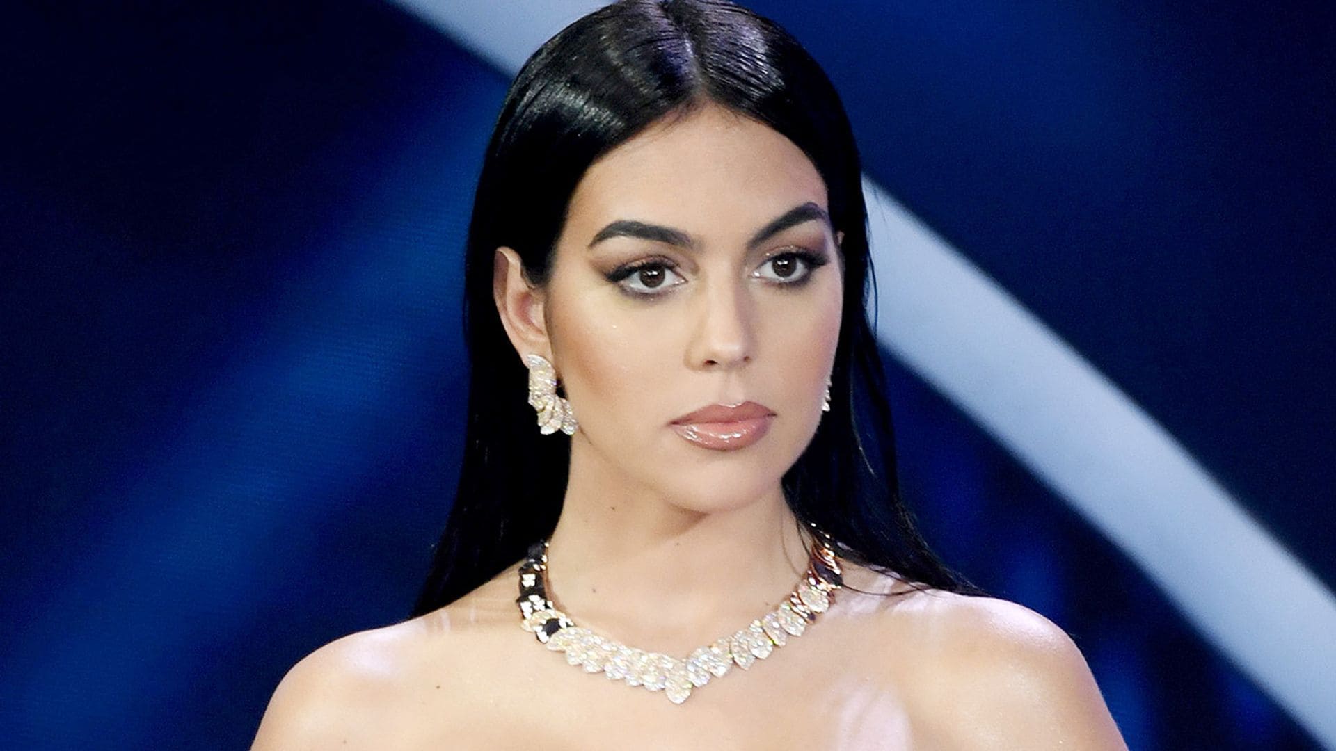 Tras su vuelta a casa, también vuelven los posados más sexys de Georgina Rodríguez