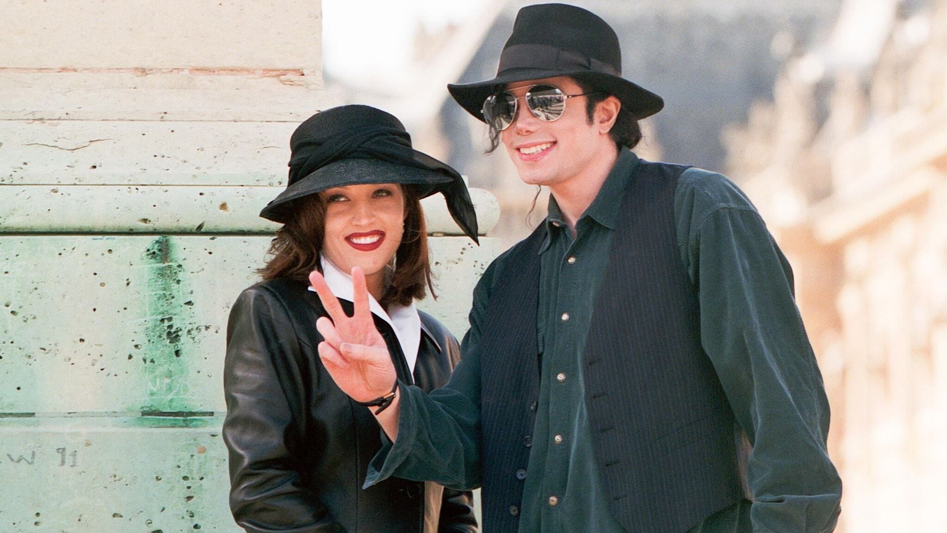 lisa marie presley and michael jackson visit the palace of versailles