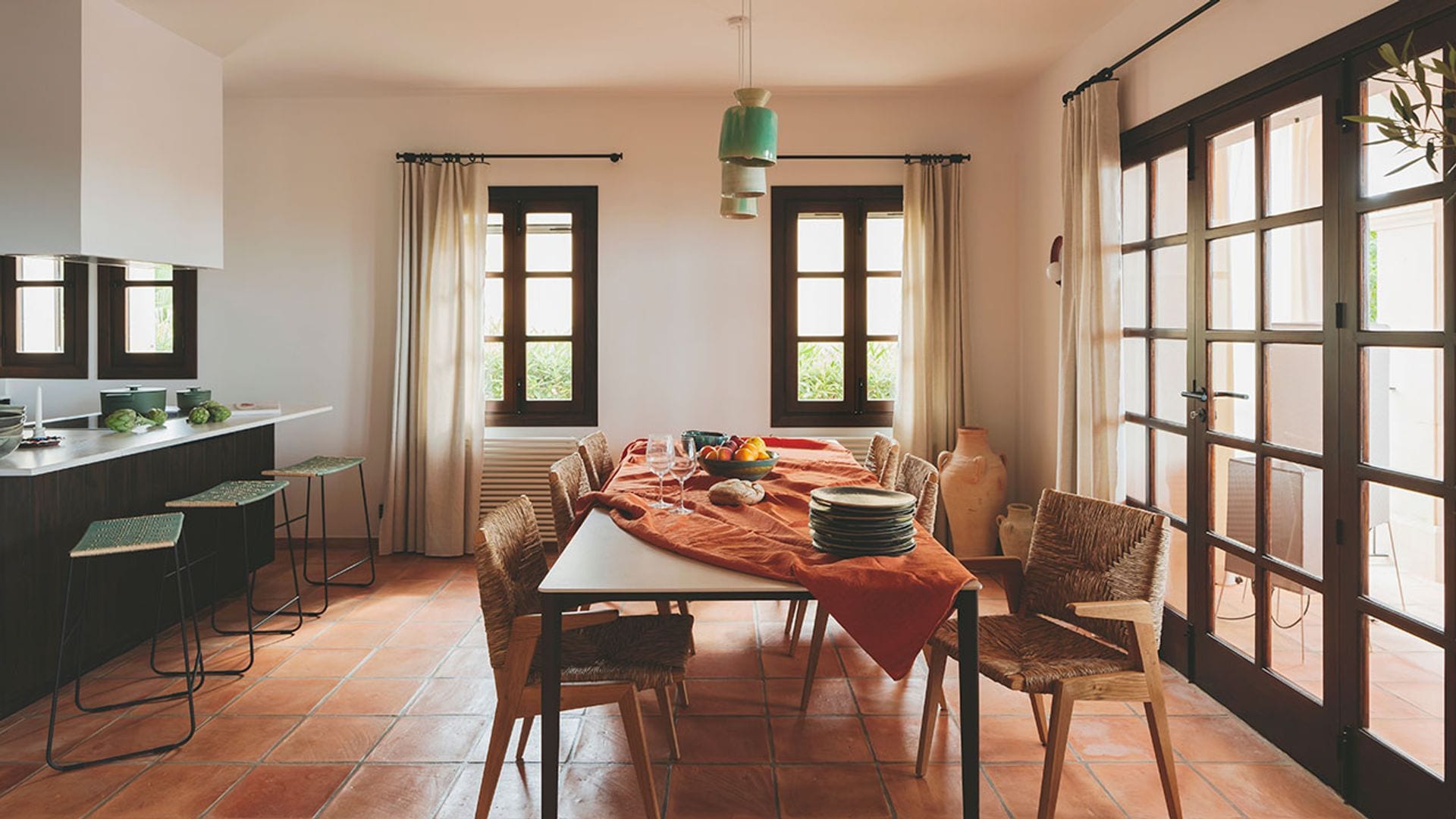 Una casa en Mallorca de estilo puramente mediterráneo que combina lo artesanal con el diseño 'slow'