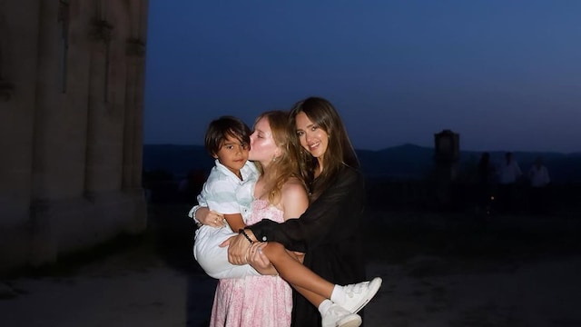 Jessica Alba junto a sus hijos de vacaciones 