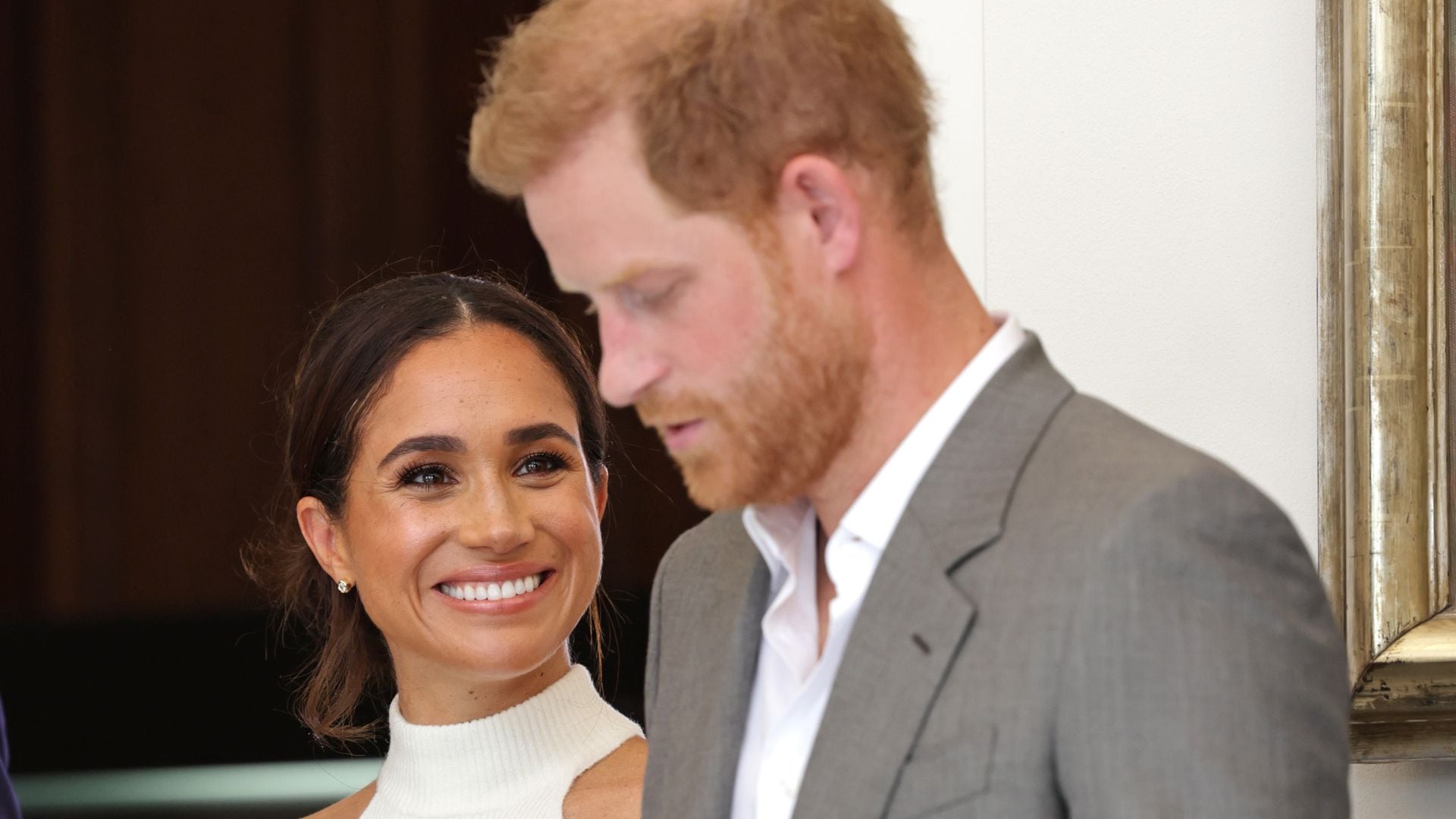 Meghan Markle y el príncipe Harry en Dusseldorf, Alemania.