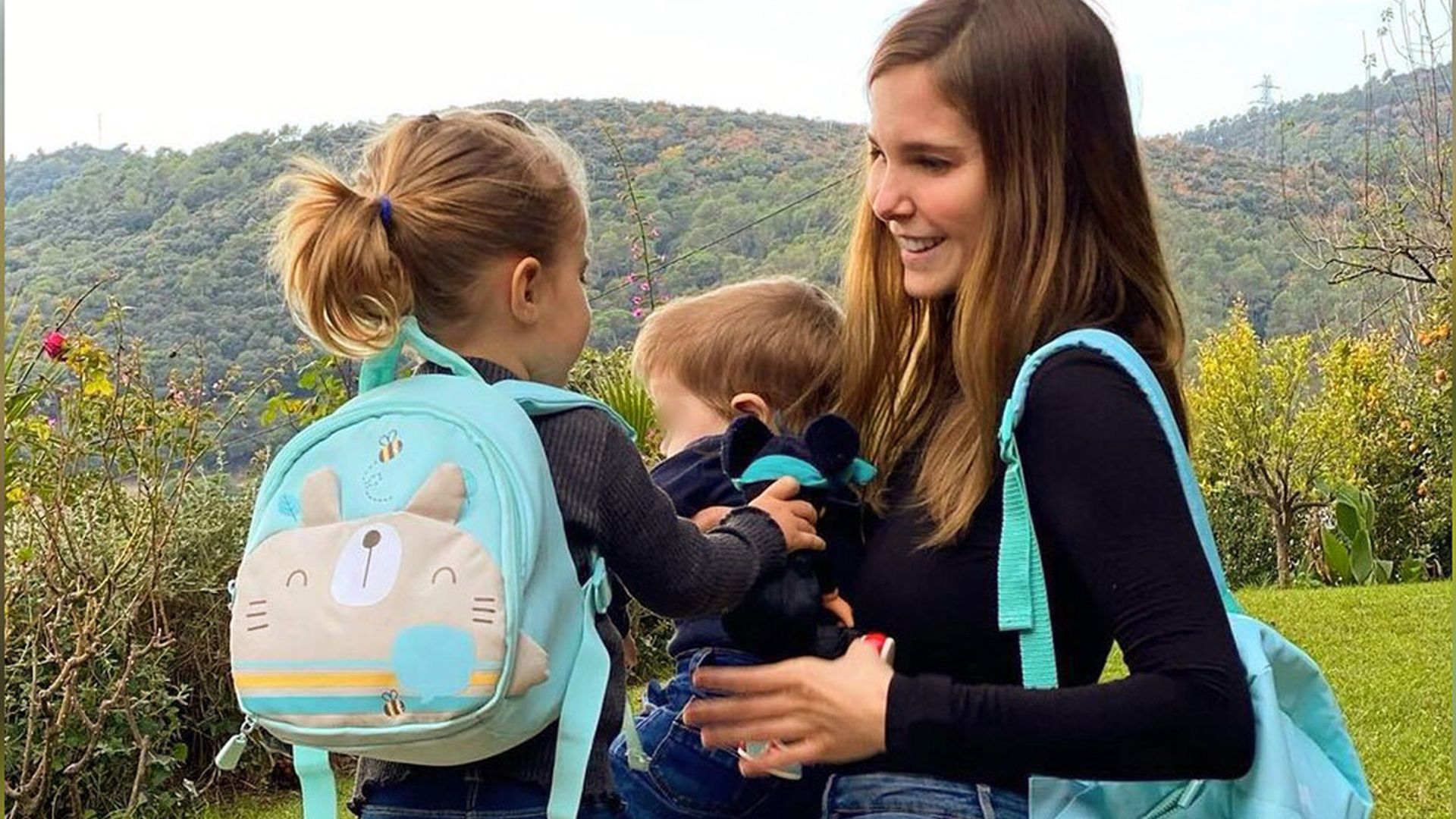 Los trucos de Natalia Sánchez para entretener a sus niños mientras están en Argentina