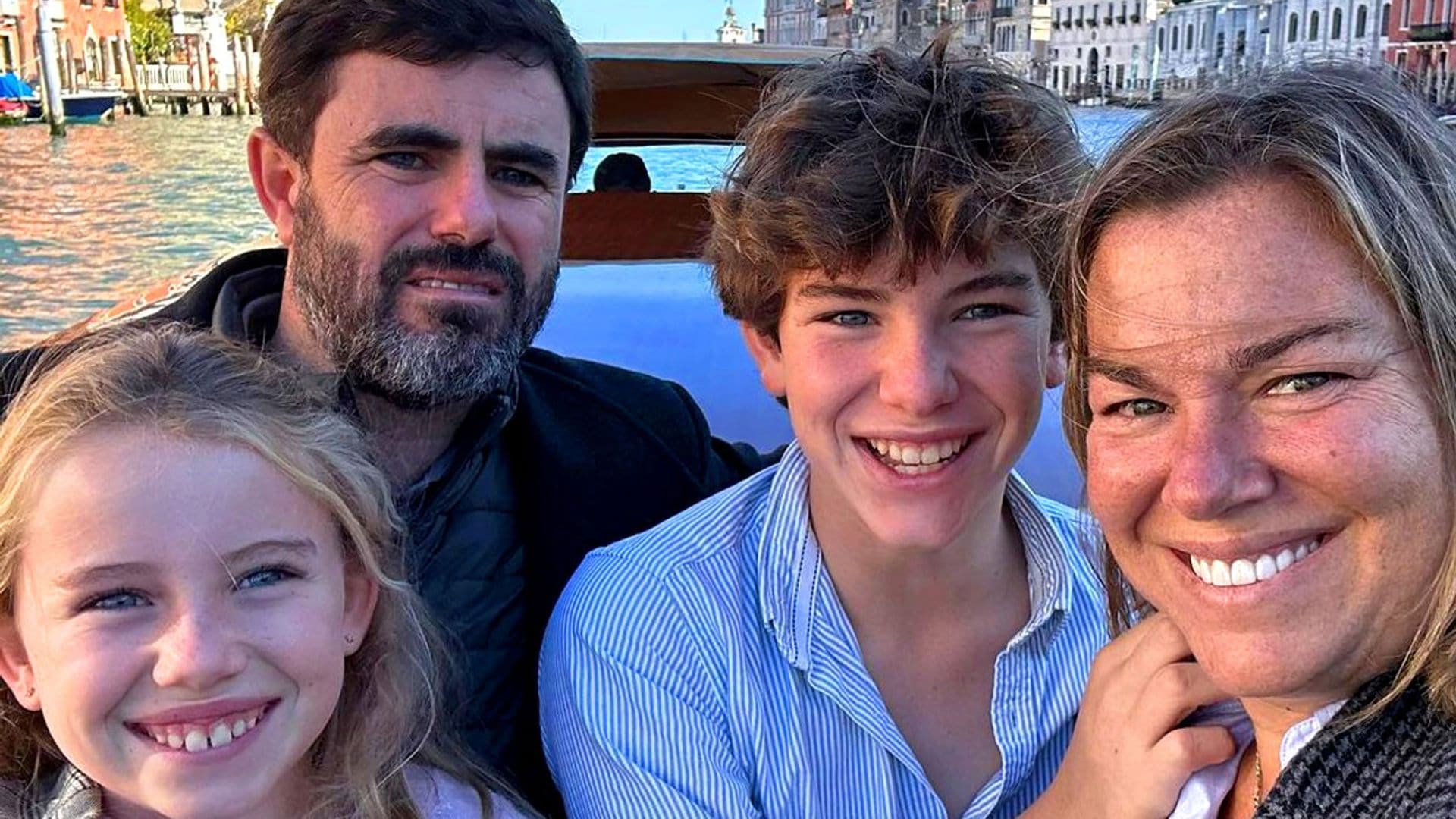 Caritina Goyanes celebra su 46 cumpleaños con un viaje de ensueño a Venecia junto a su marido y sus dos hijos