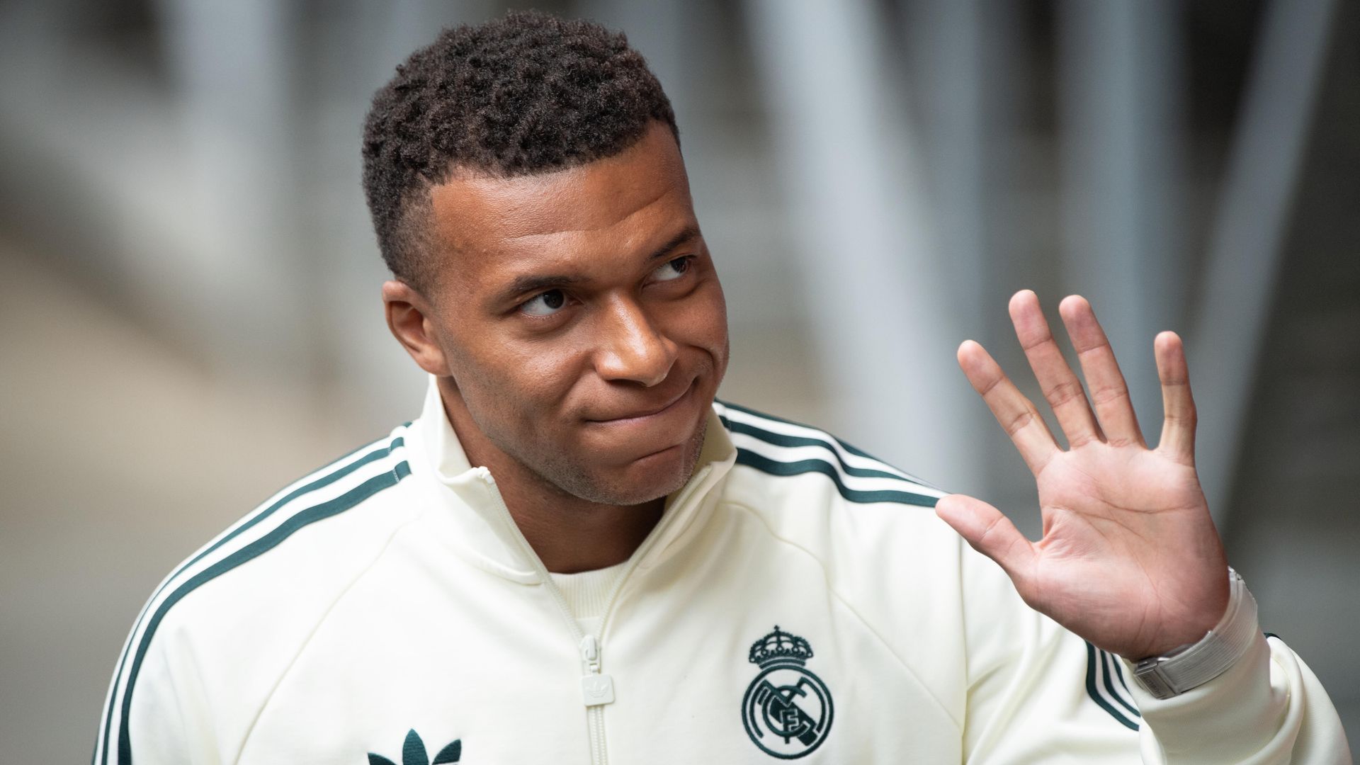 Kylian Mbappé con la equipación del Real Madrid