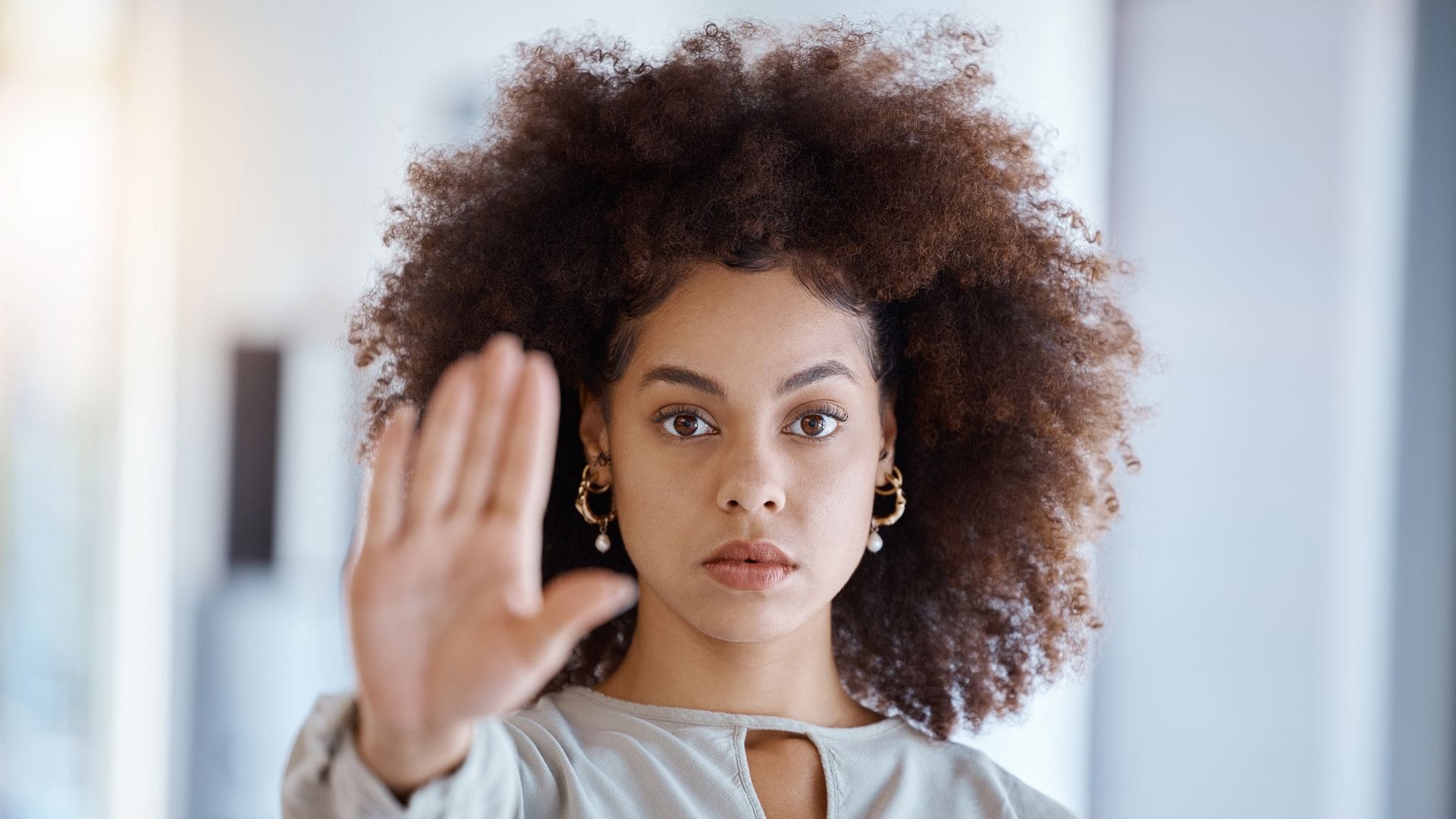 6 herramientas que te ayudarán a afrontar el acoso en la edad adulta