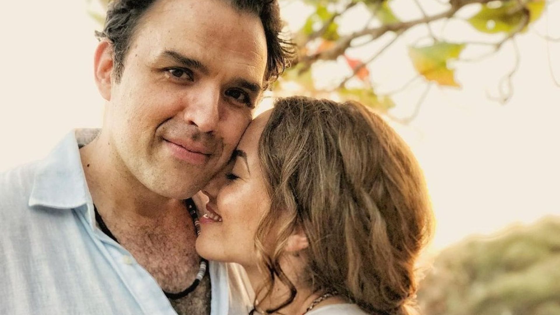 El romántico mensaje de año nuevo de Bárbara Mori para Fernando Rovzar