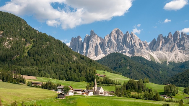 Iglesia de Santa Maddelena, Dolomitas, Italia