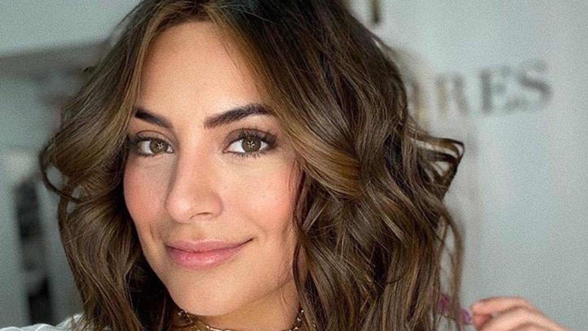 Ana Brenda Contreras dice adiós a su melena negra y cambia de look