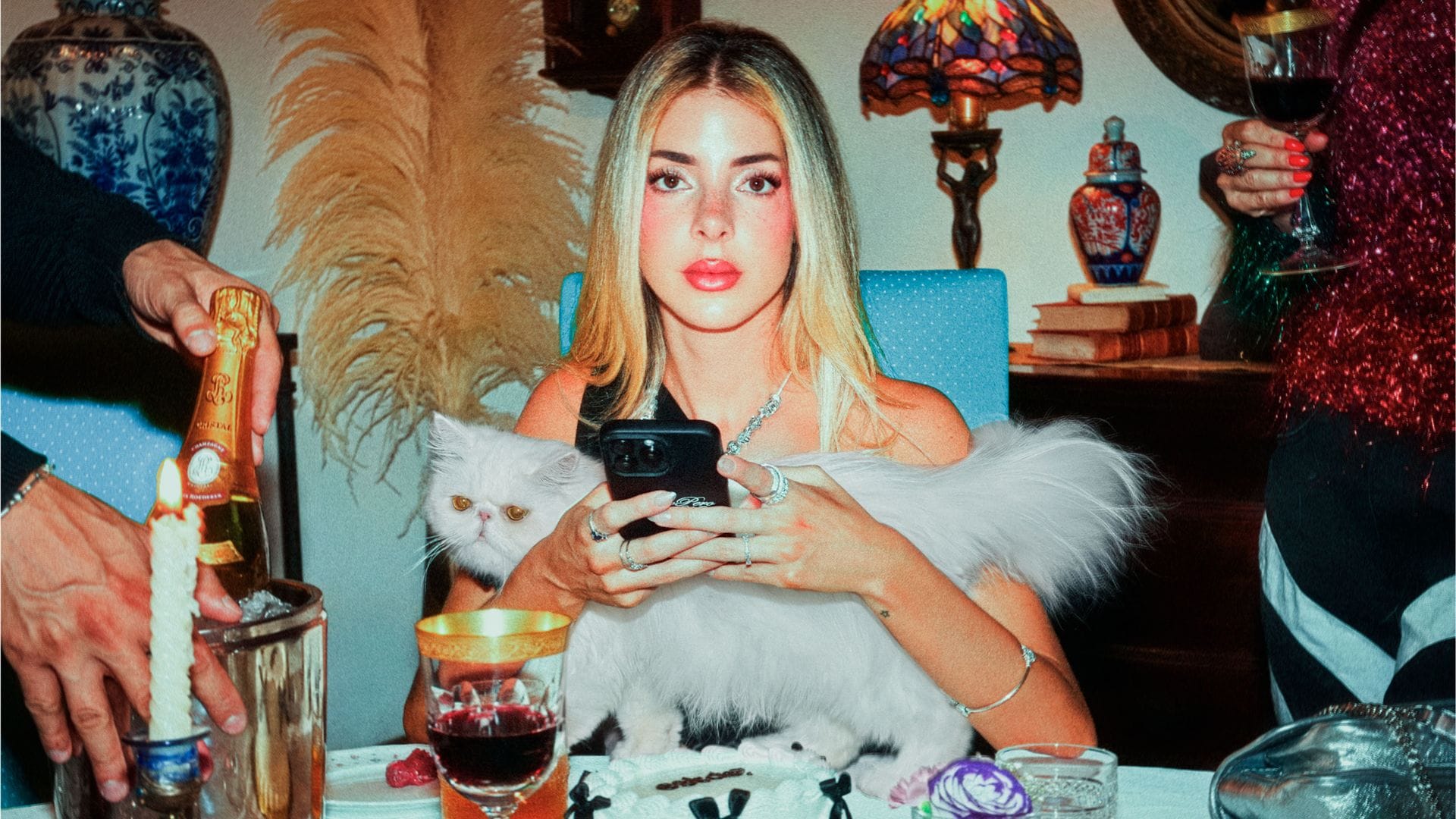 Entrevistamos a Corina Smith: "Lo reconozco, me gustan los feos. Mis amigas me dicen que ya basta, ni un feo más"