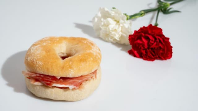 Rosquilla jamonera por San Isidro en el Museo del Jamón de Madrid