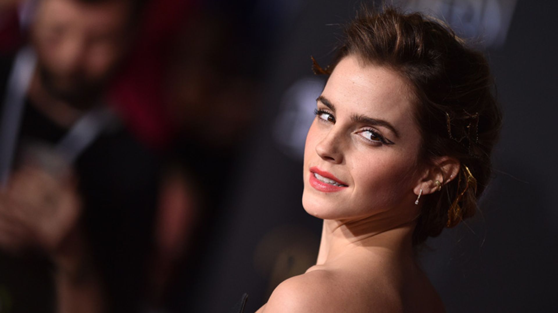Emma Watson para una entrevista con una periodista española... ¿por qué?
