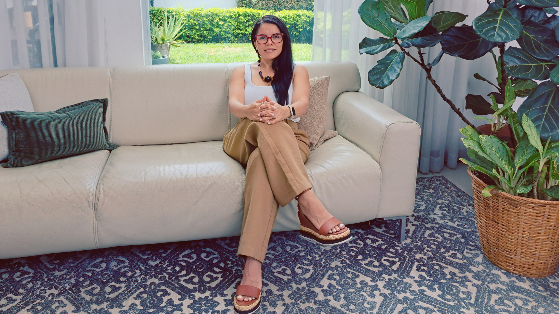 Retrato de Gina Phillips Newman, arquitecta, directora de Newphil Arquitectura y coordinadora del Máster en Neuroarquitectura de la Universidad de Alicante