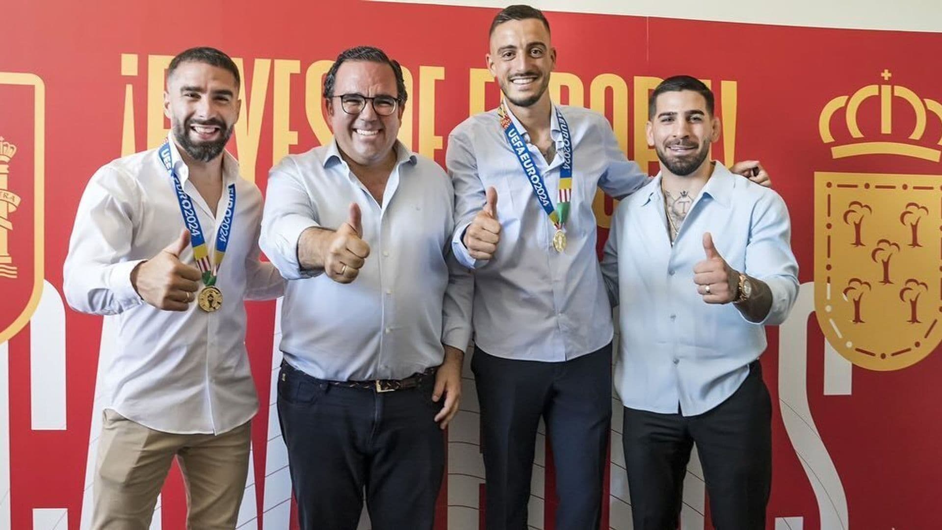 El multitudinario homenaje a Dani Carvajal y Joselu Mato en Boadilla, al que se ha sumado también Ilia Topuria