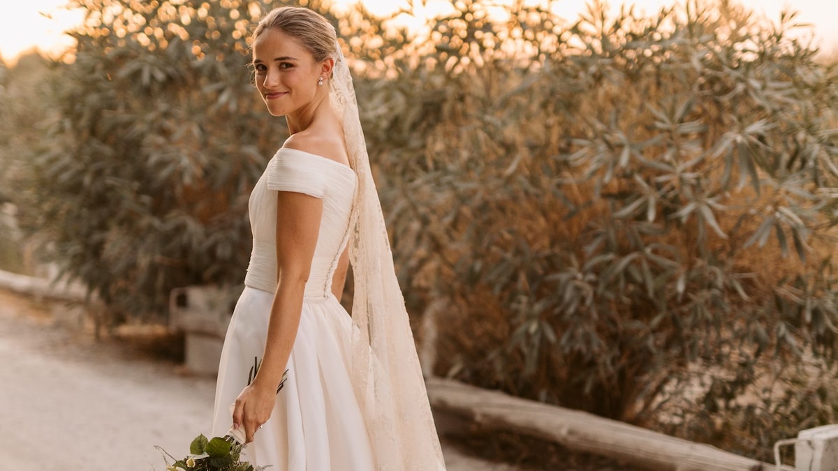 Belén se casó en Jerez de la Frontera con un vestido de novia clásico y una mantilla del siglo XIX: esta es su historia