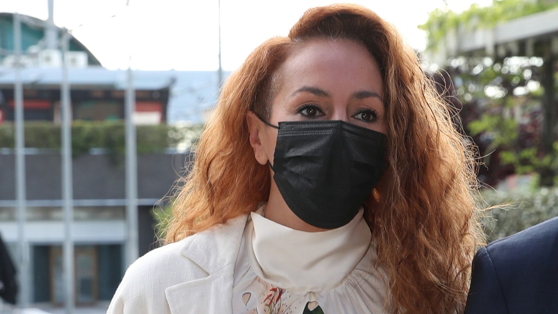 Descubrimos el ‘talismán’ de Rocío Carrasco en el juicio contra Antonio David: un bolso de lujo que heredó de su madre