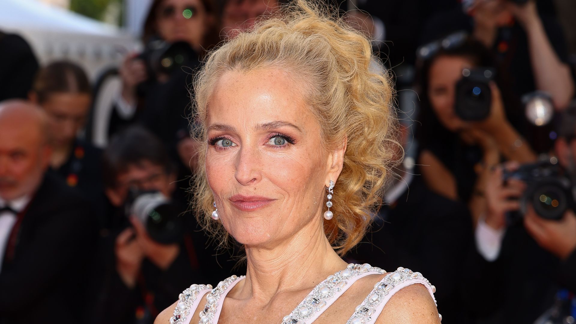 De Demi Moore a Gillian Anderson: los rizos arrasan en Cannes 2026 con los peinados más espectaculares