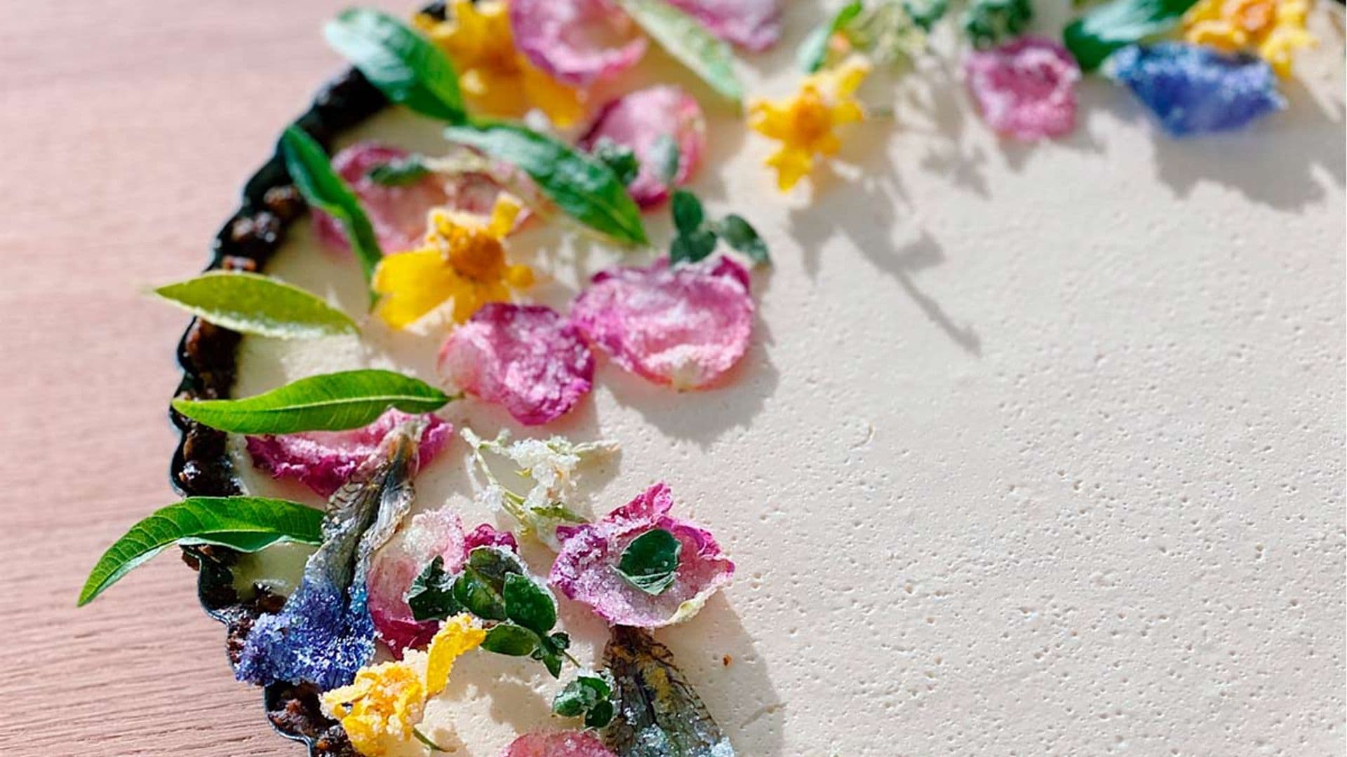'Labneh cheesecake' con base de pistacho
