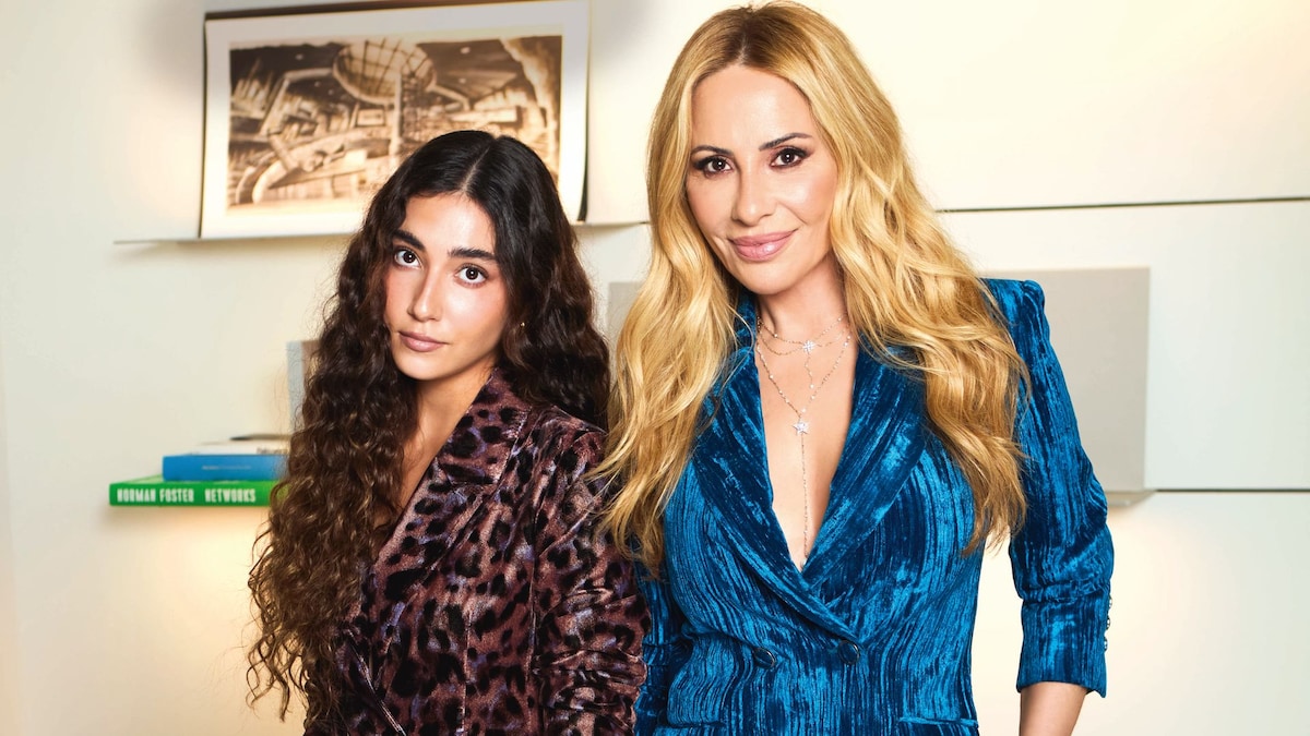 Marta Sánchez nos recibe con su hija Paula en su paraíso de Canarias:  He vivido situaciones muy duras, pérdidas insoportables, pero la música me salvó 