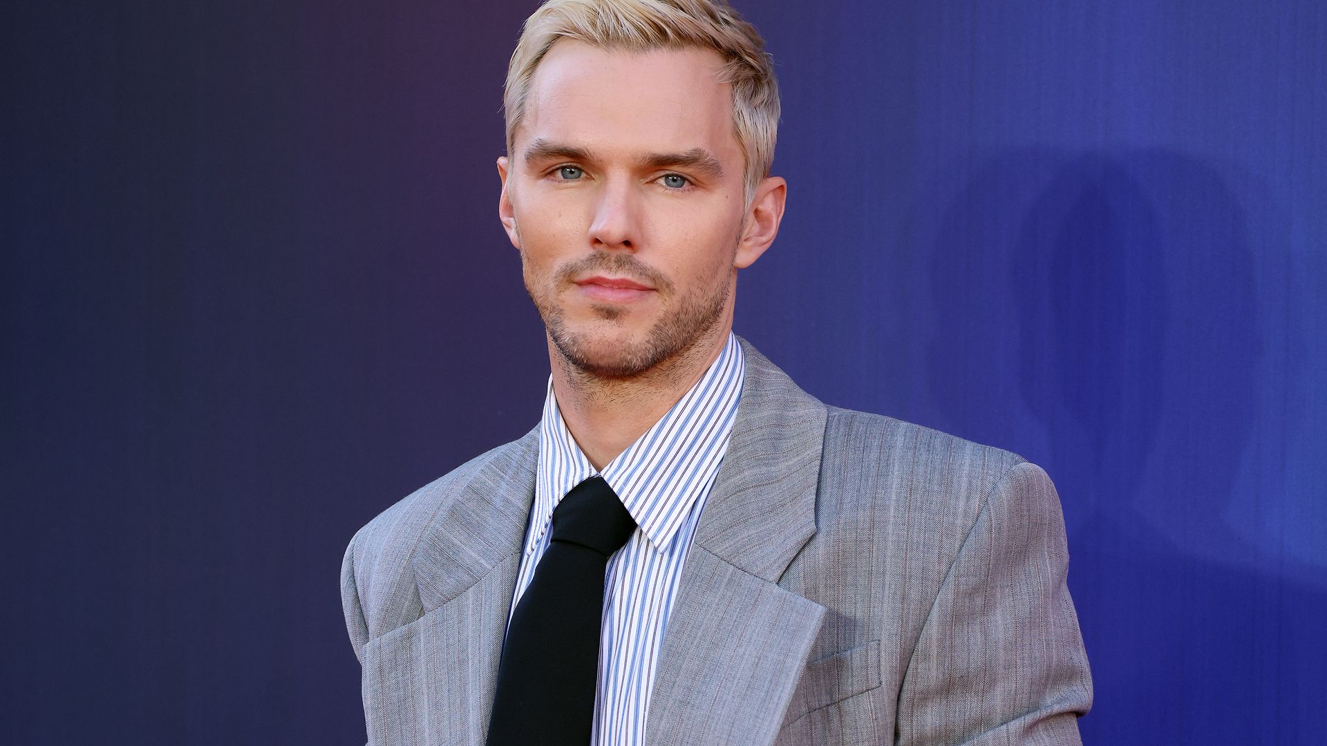 Nicholas Hoult en la premier de Superman