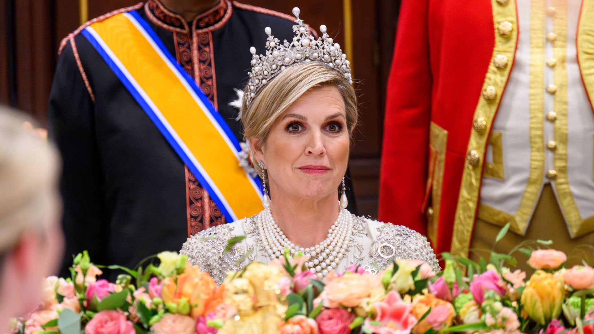 El deslumbrante look de gala de Máxima: vestido personalizado y tiara con truco