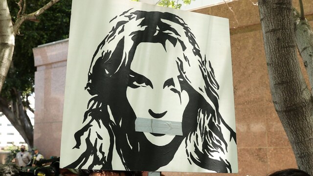 freebritney rally in los angeles during conservatorship hearing