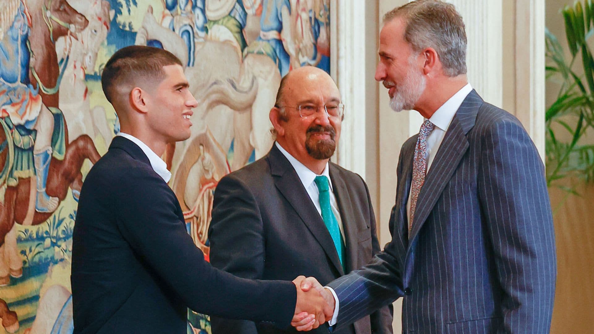 El divertido comentario que ha hecho el Rey a Carlos Alcaraz: 'Cuidado con las nuevas generaciones'
