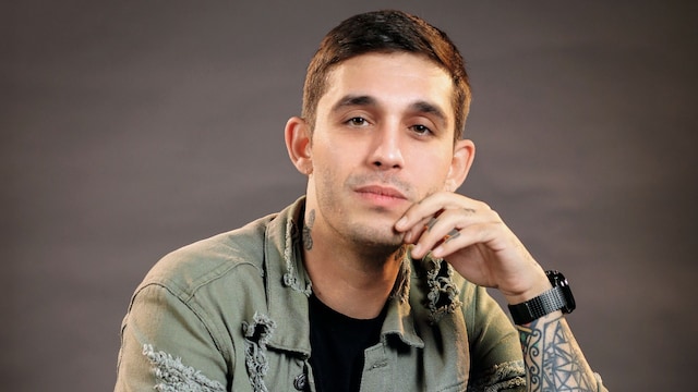 Víctor Elías HO4193