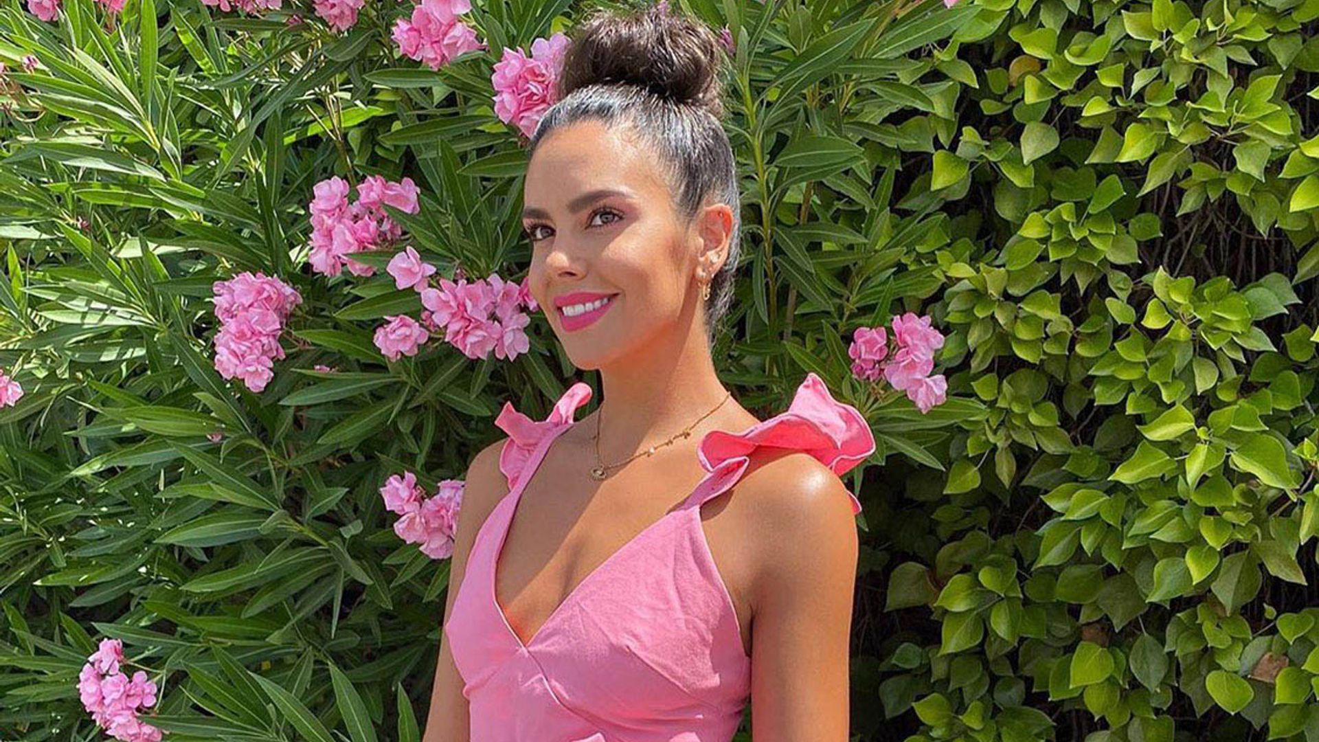 Cristina Pedroche se supera con su doble posado en bikini
