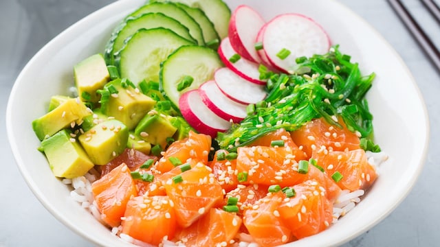 Poke de salmón