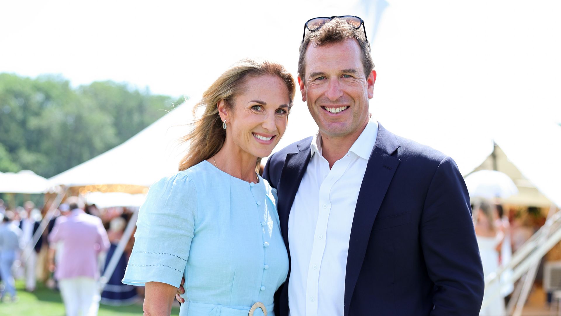 Harriet Sperling y Peter Phillips en la Royal Charity Polo Cup 2026 en Windsor.
